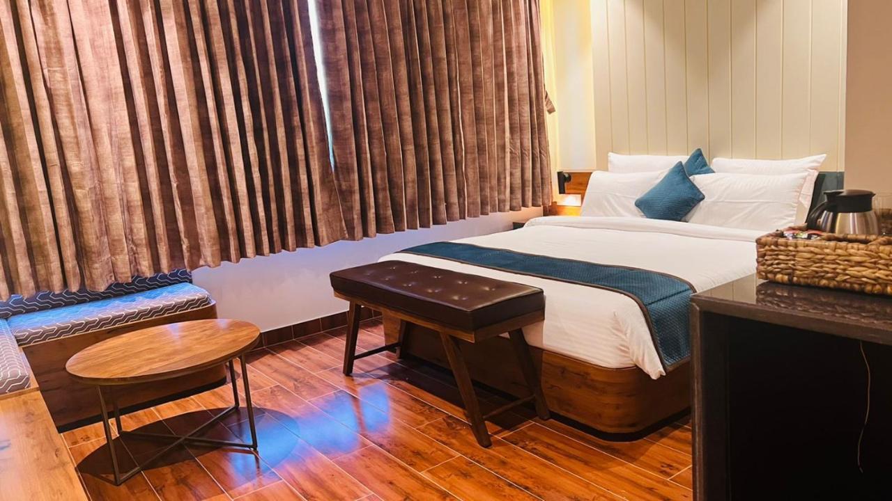דיברוגר The Convoy Hotel מראה חיצוני תמונה