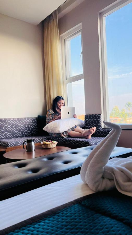 דיברוגר The Convoy Hotel מראה חיצוני תמונה