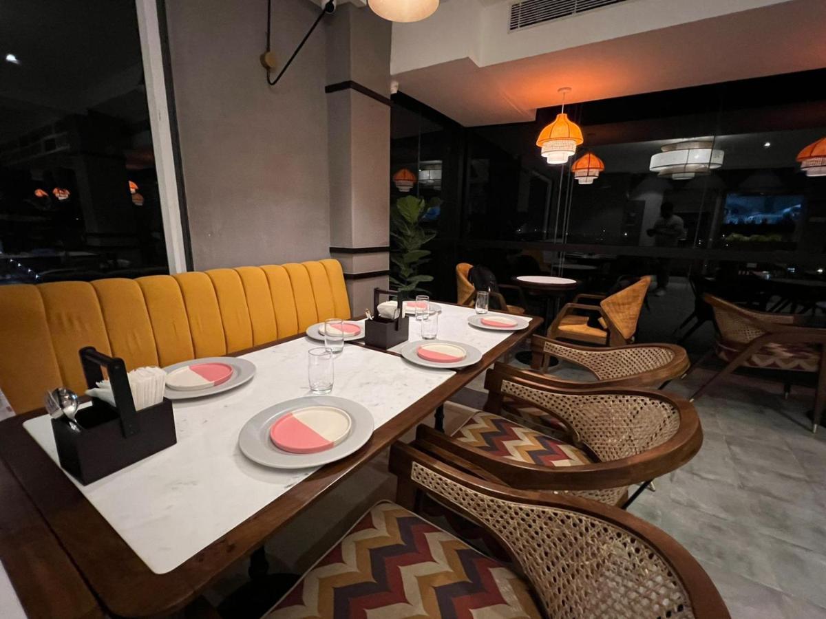 דיברוגר The Convoy Hotel מראה חיצוני תמונה
