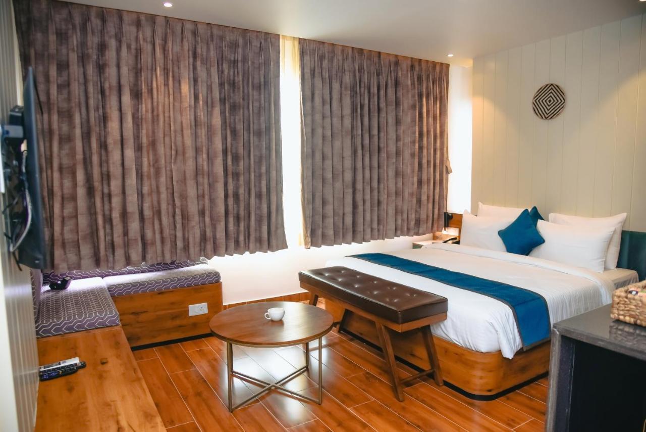 דיברוגר The Convoy Hotel מראה חיצוני תמונה