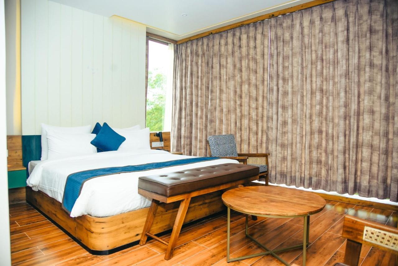 דיברוגר The Convoy Hotel מראה חיצוני תמונה