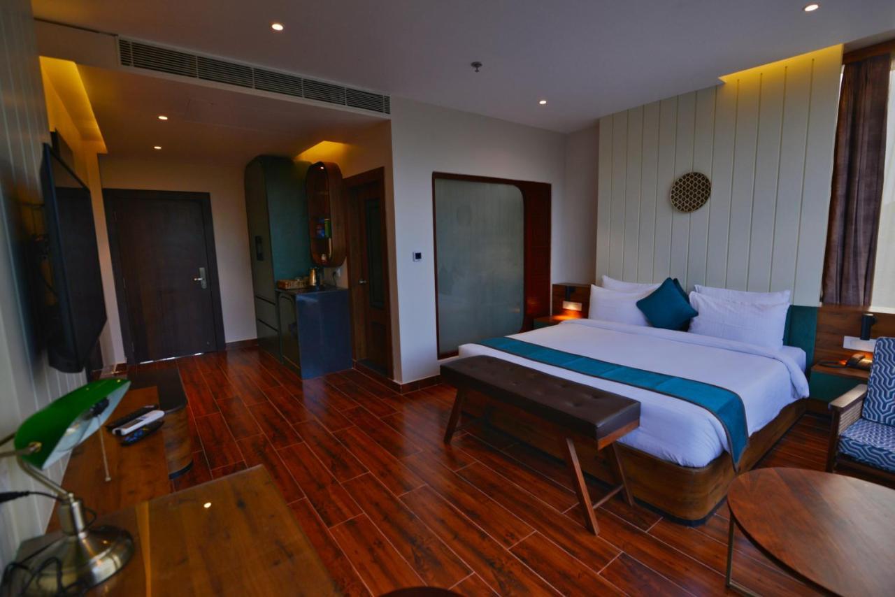דיברוגר The Convoy Hotel מראה חיצוני תמונה